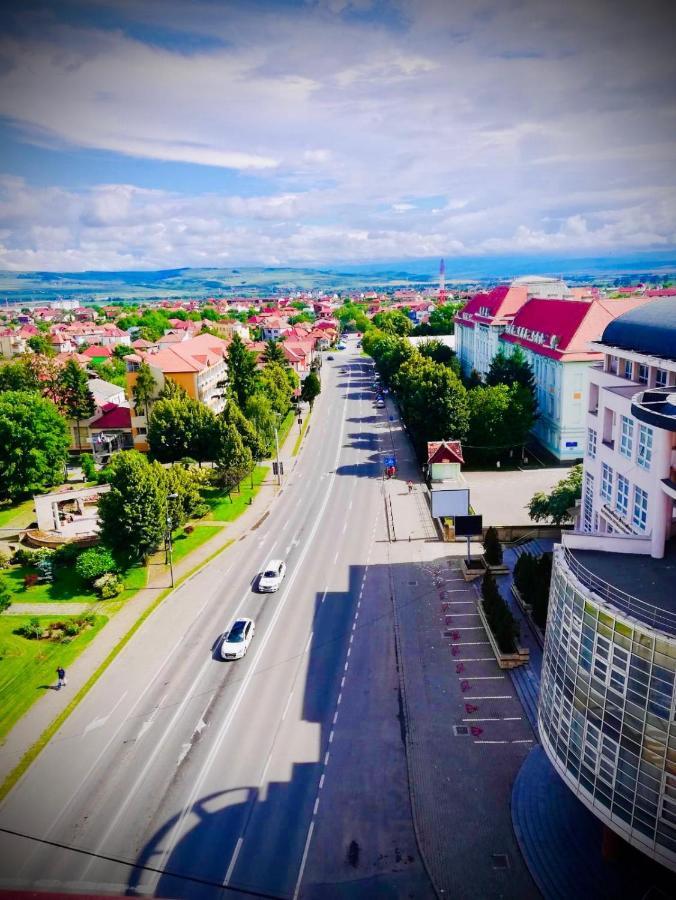 Midsummer Boulevard Apartment Alba Iulia Exterior photo